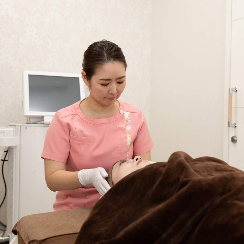 エレクトロポーションを受けている女性