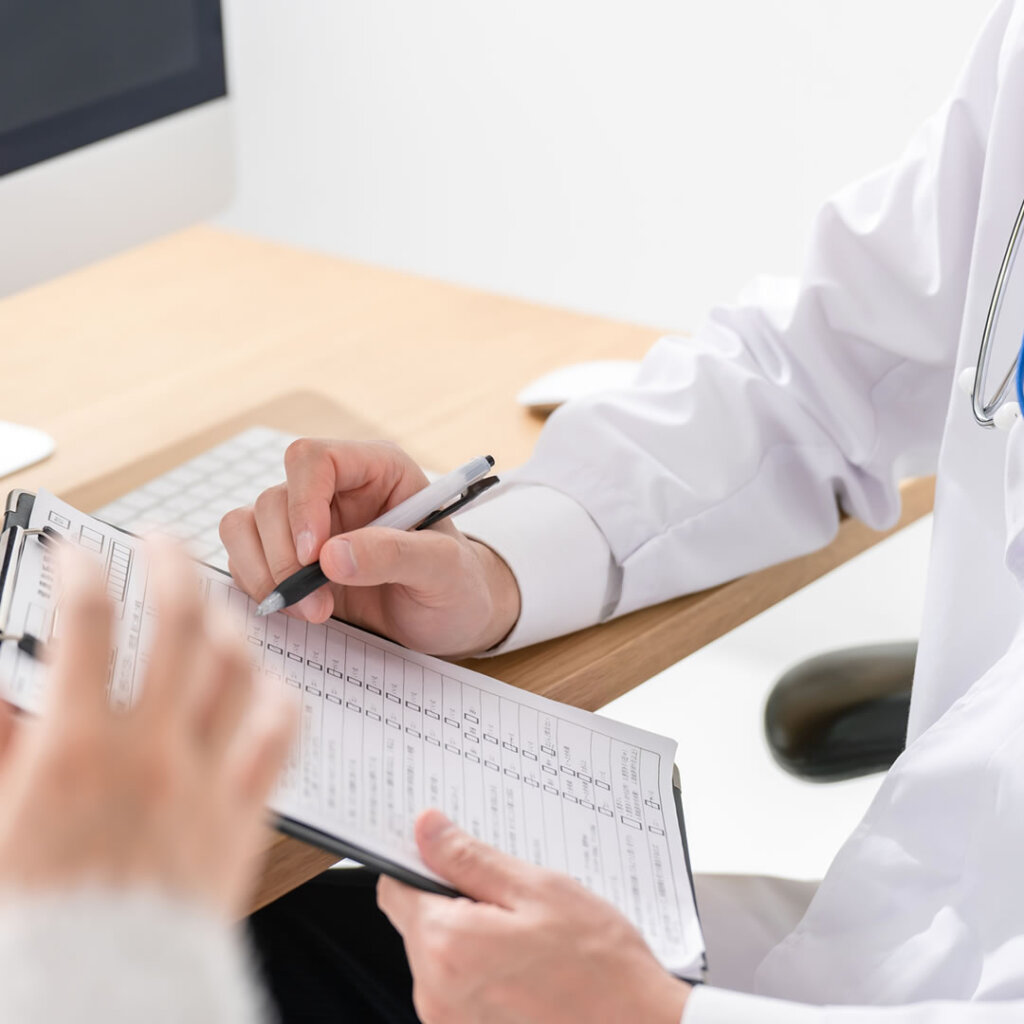 診察している様子